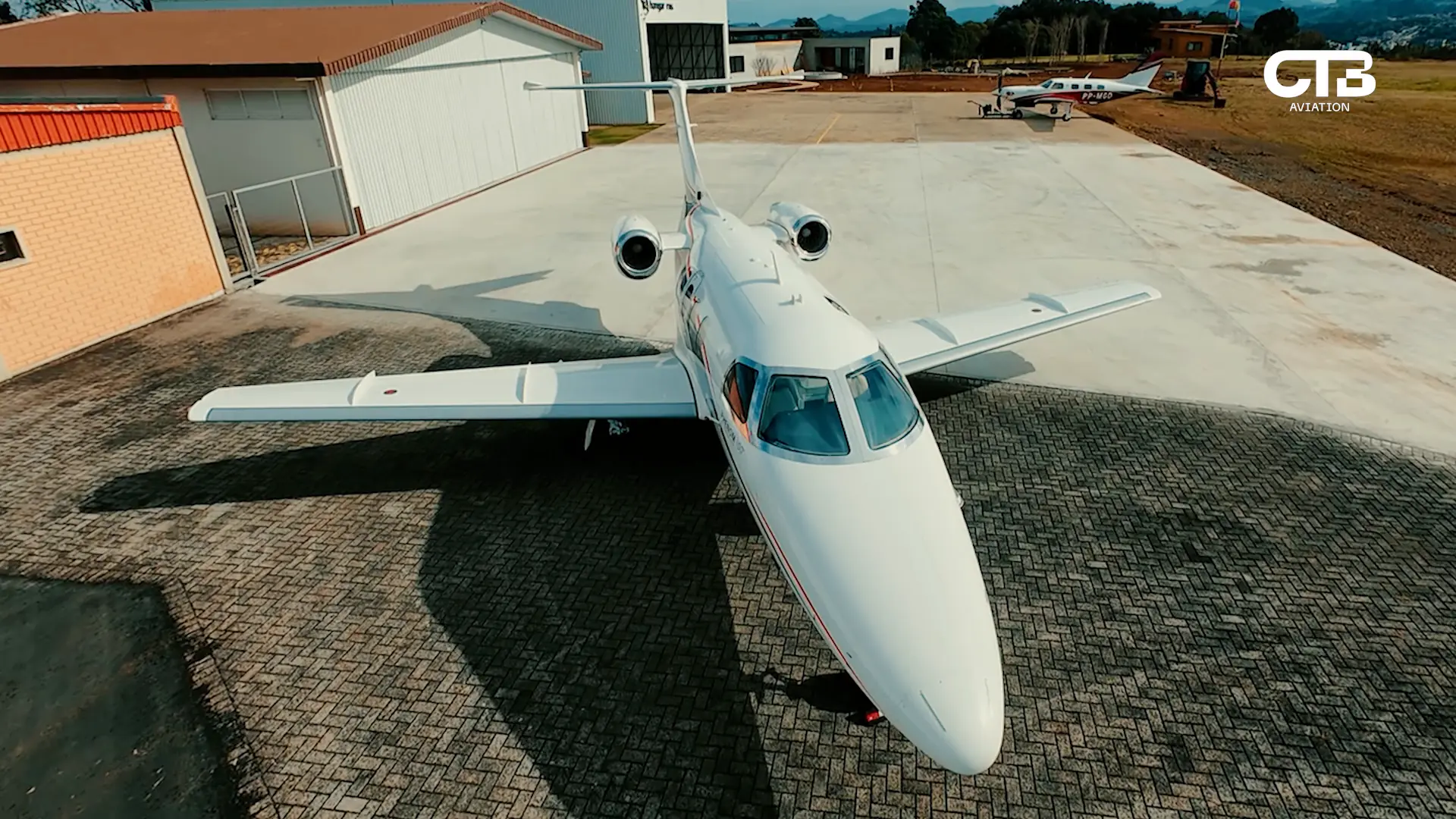 Vista frontal da aeronave